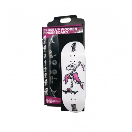 CLOSE UP FINGER HUGO MEI 34 MM 